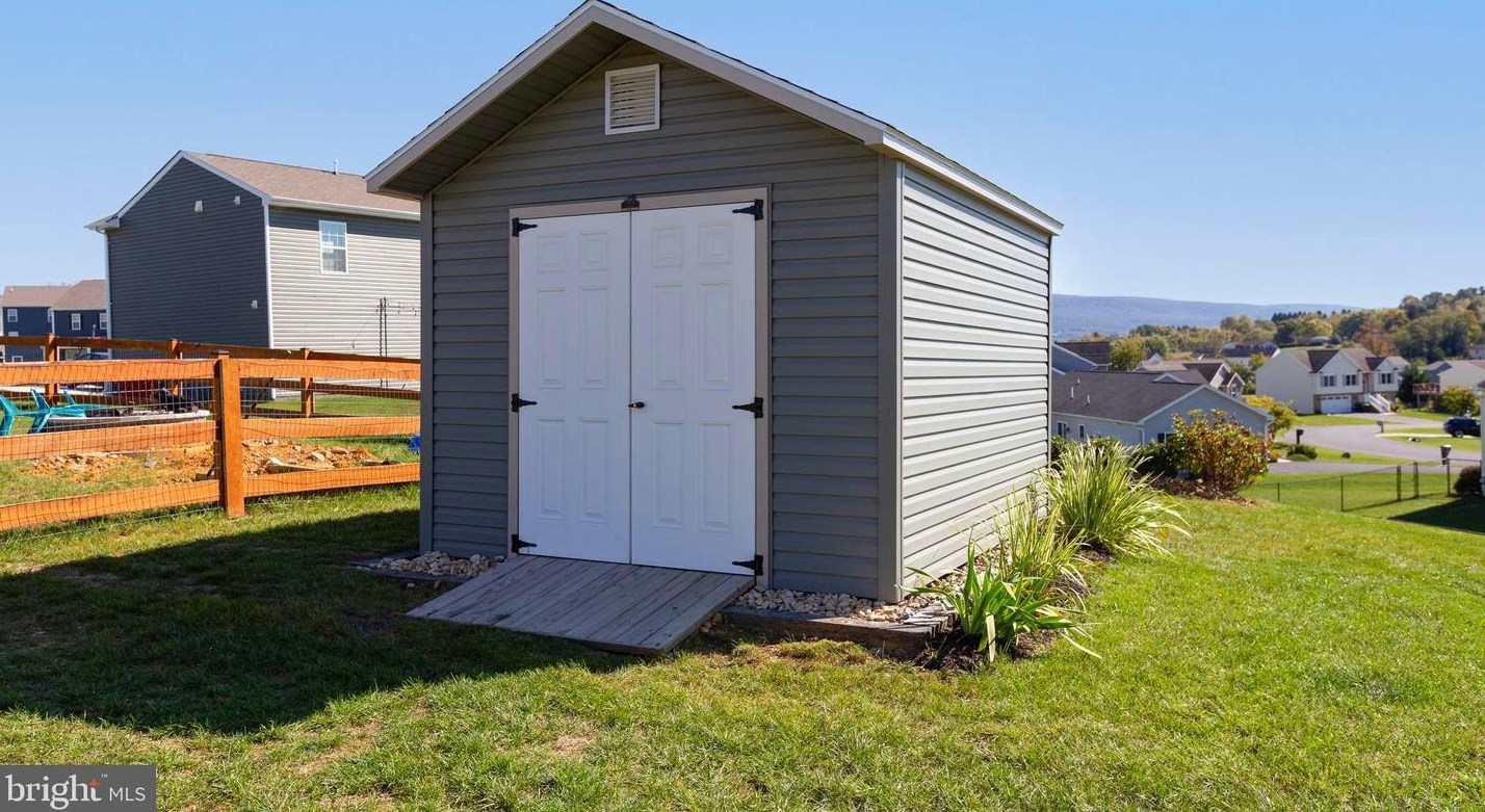 10822 Ridge Crest Dr, Roadside PA  17268-7606 exterior