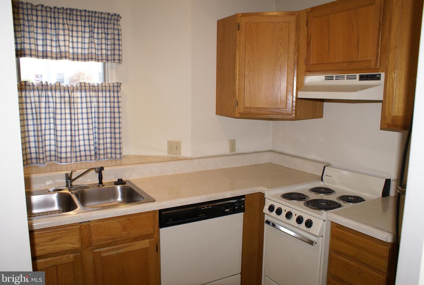 951 Orchard Dr, Chambersburg PA  17201-2888 exterior