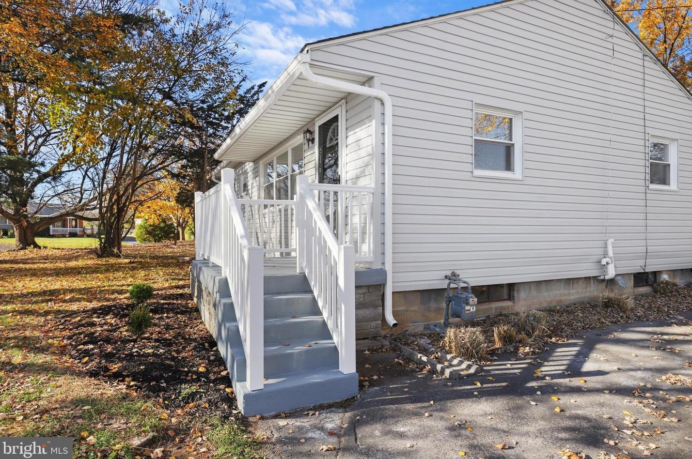 121 Lincoln Dr, Fayetteville PA  17222-1009 exterior