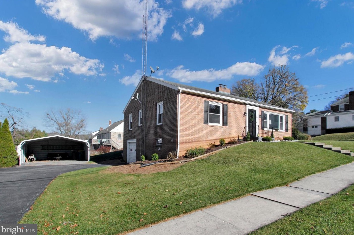 225 King St, Roadside PA  17268-1266 exterior