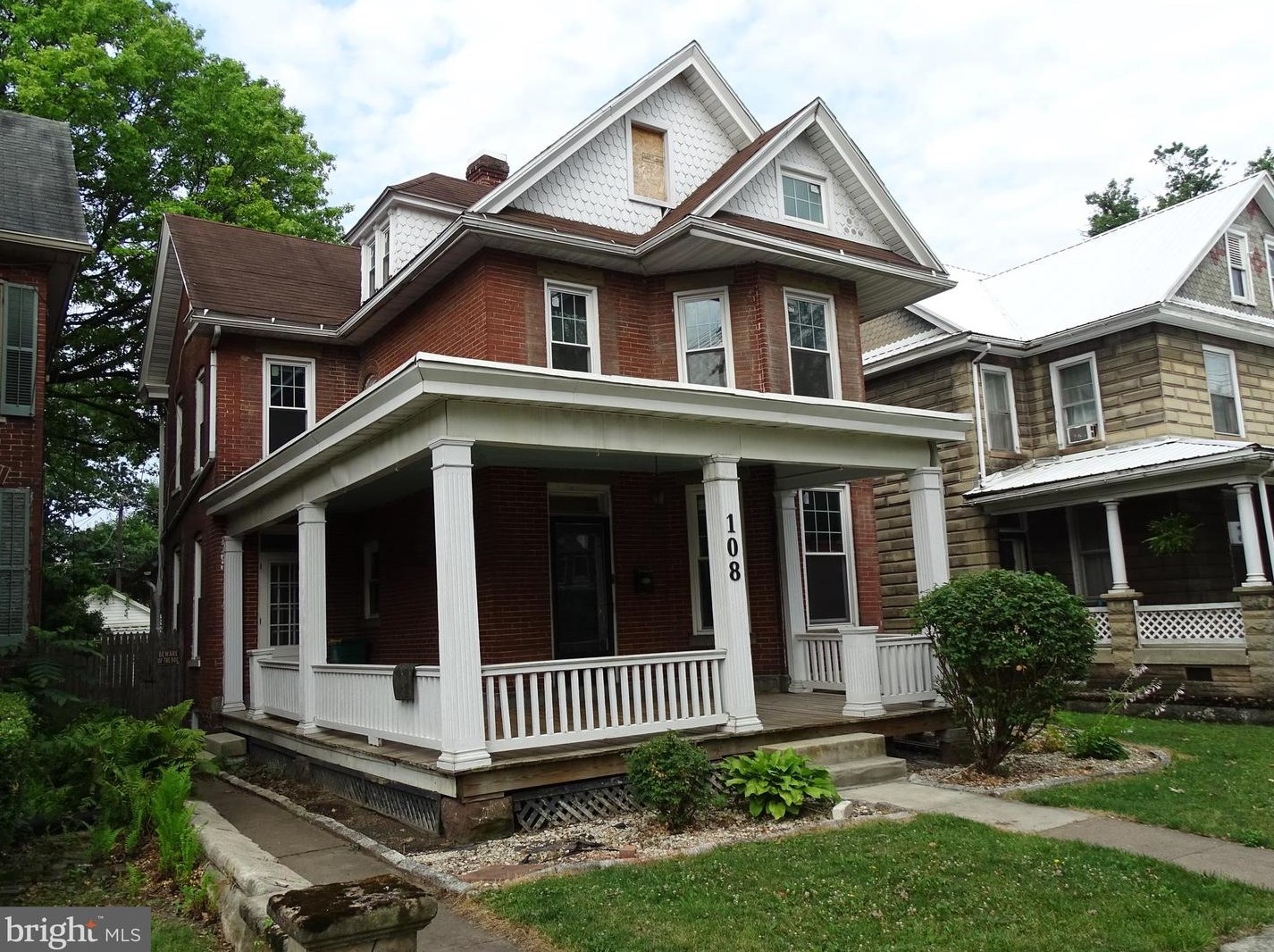 108 Commerce St, Chambersburg PA  17201-1116 exterior