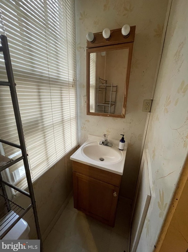 553 Broad St, Chambersburg PA  17201-1608 exterior