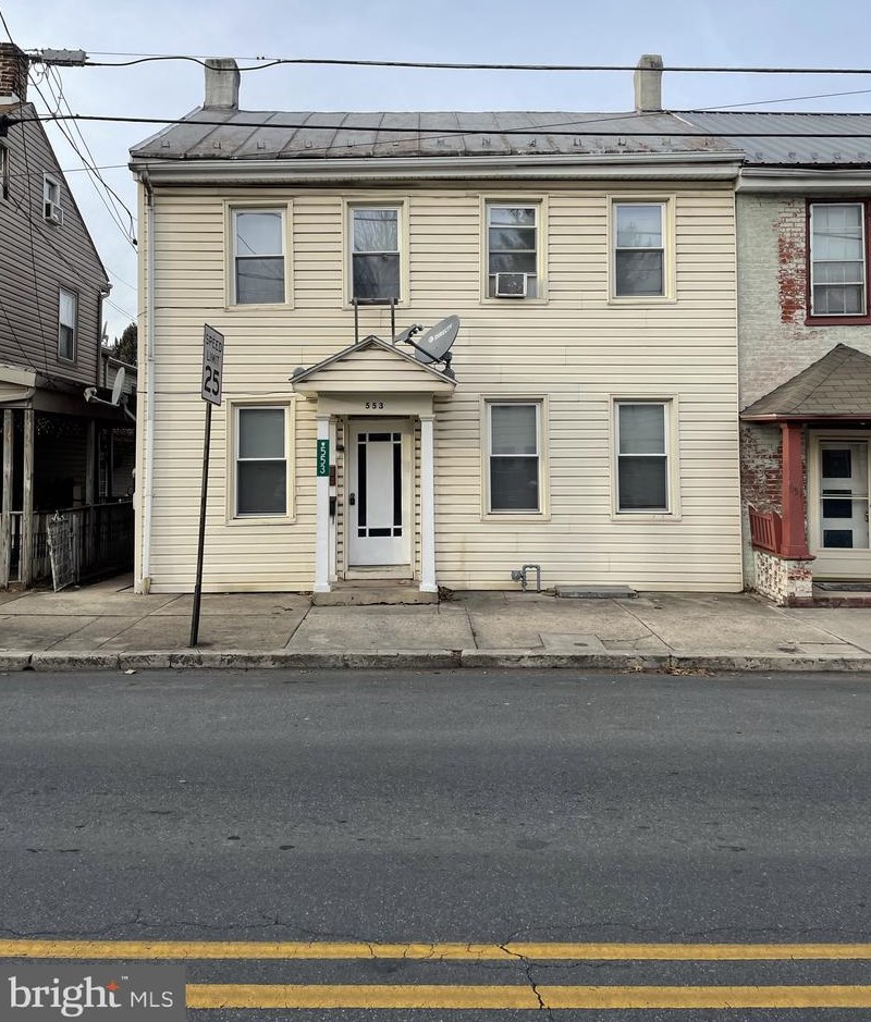553 Broad St, Chambersburg PA  17201-1608 exterior