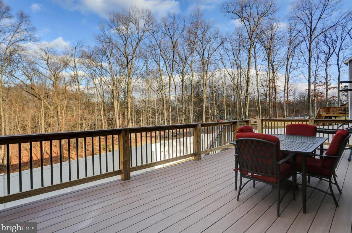 1760 Old Kiln Dr, Chambersburg PA  17202-9219 exterior