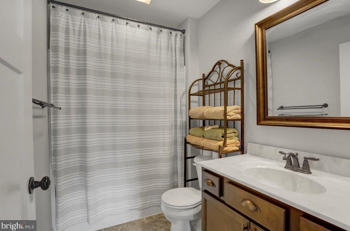 1760 Old Kiln Dr, Chambersburg PA  17202-9219 exterior