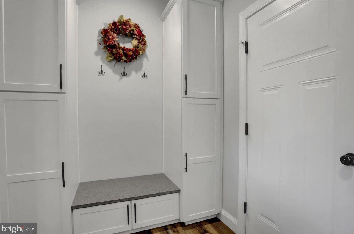 1760 Old Kiln Dr, Chambersburg PA  17202-9219 exterior