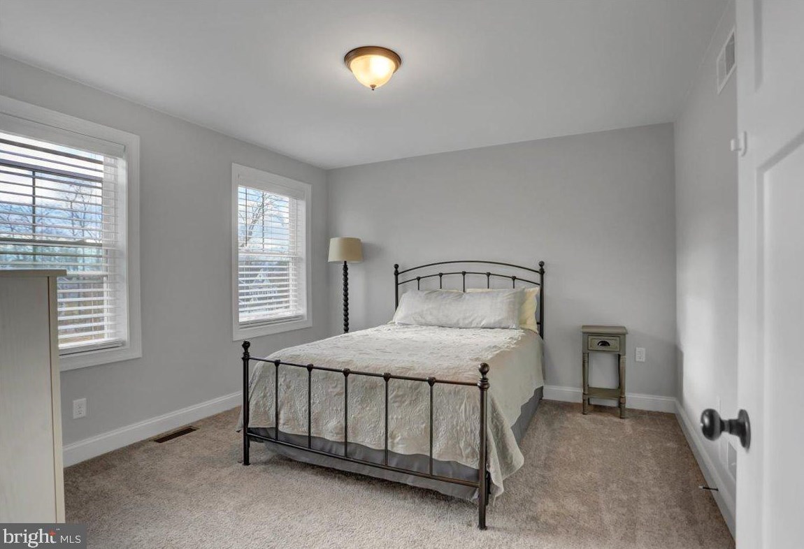 1760 Old Kiln Dr, Chambersburg PA  17202-9219 exterior