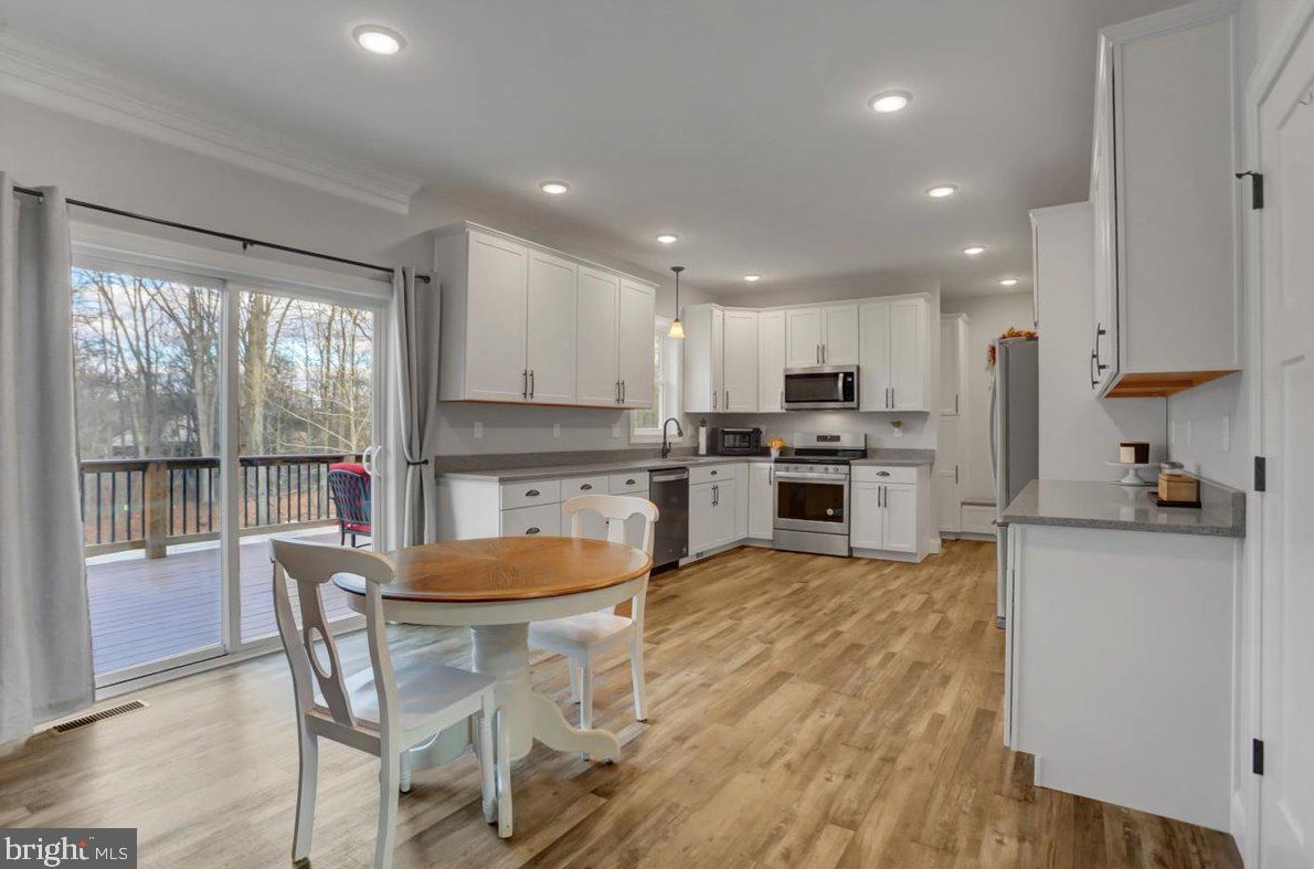 1760 Old Kiln Dr, Chambersburg PA  17202-9219 exterior