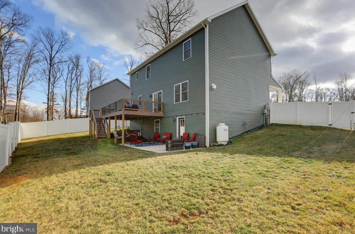 1760 Old Kiln Dr, Chambersburg PA  17202-9219 exterior