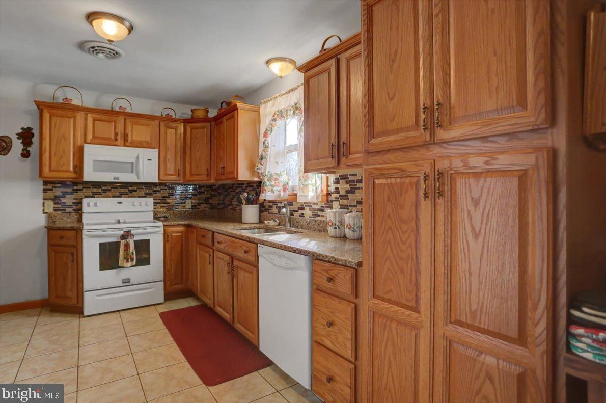 510 Westover Rd, Lees Cross Roads, PA 17257