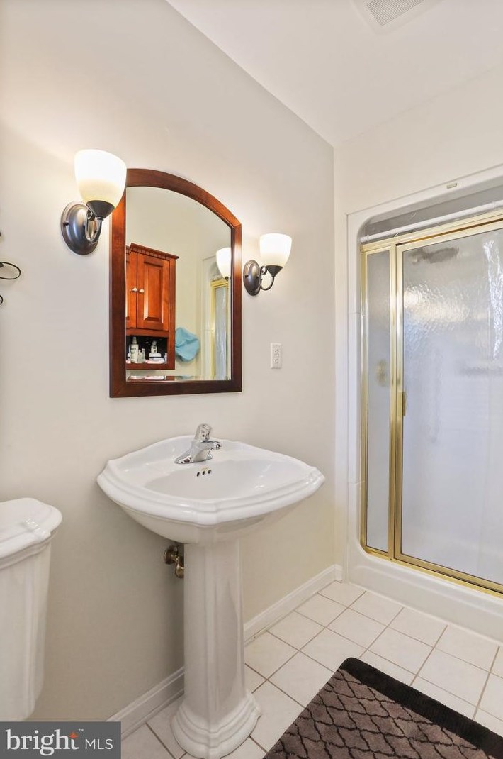 531 Mentzer Ave, Chambersburg PA  17201-1429 exterior