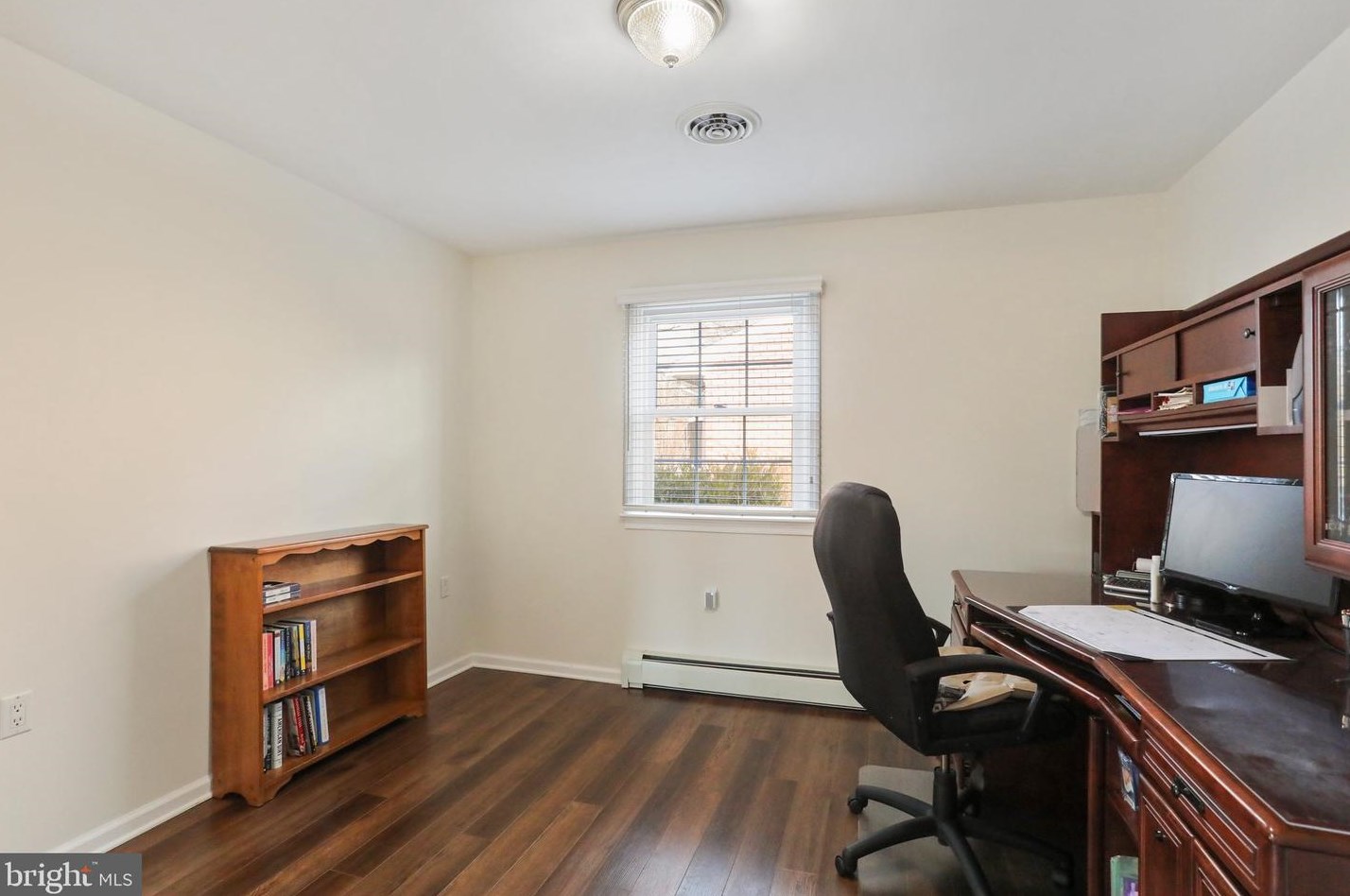 531 Mentzer Ave, Chambersburg PA  17201-1429 exterior