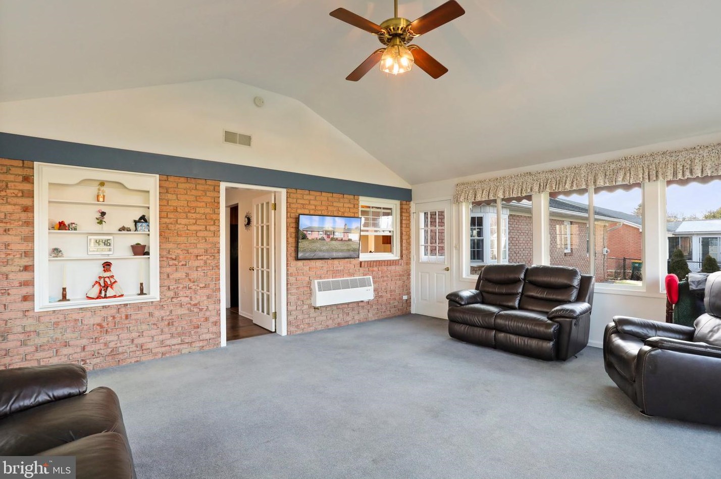 531 Mentzer Ave, Chambersburg PA  17201-1429 exterior