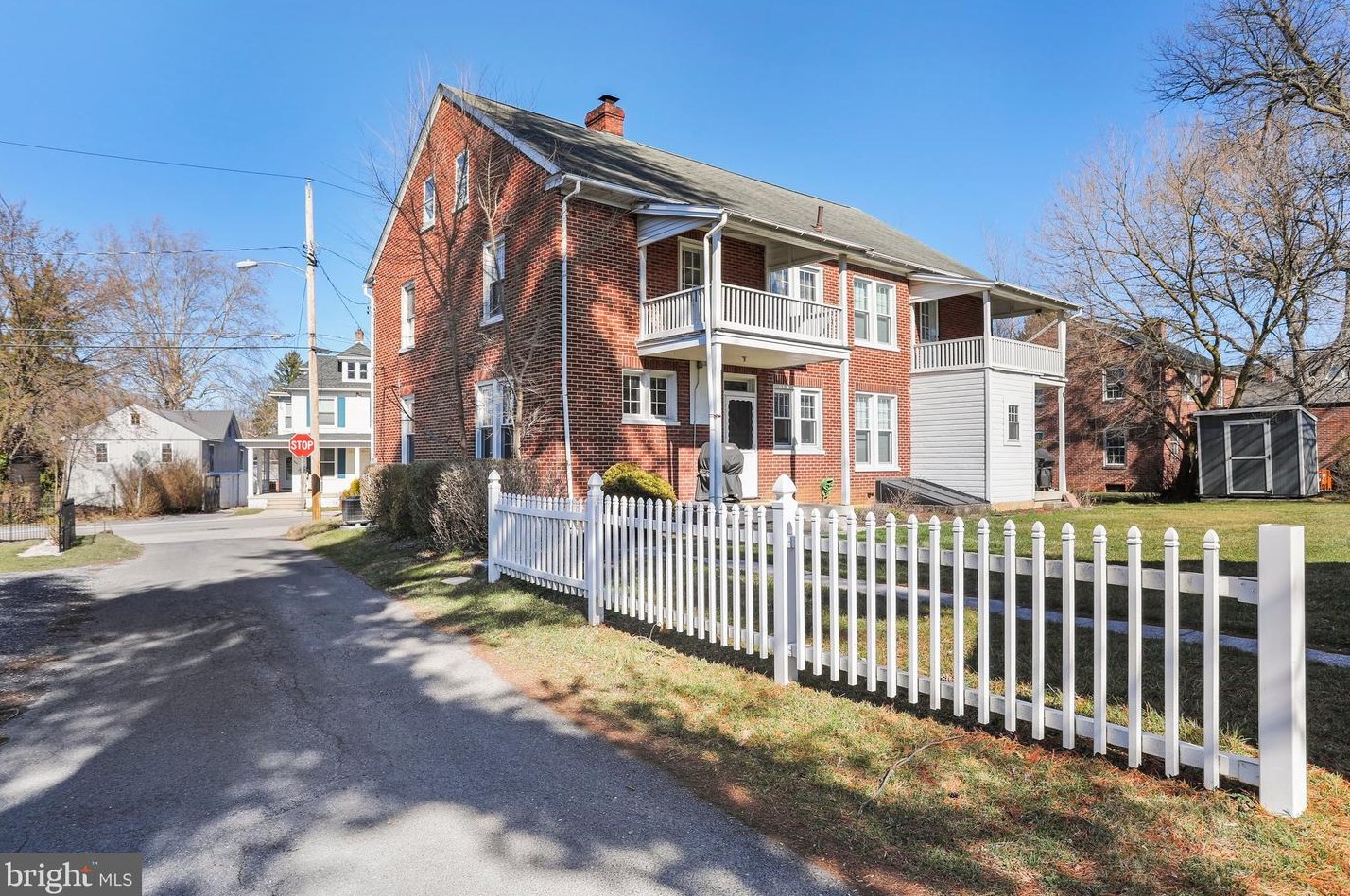240 College Ave, Chambersburg PA  17201-1206 exterior