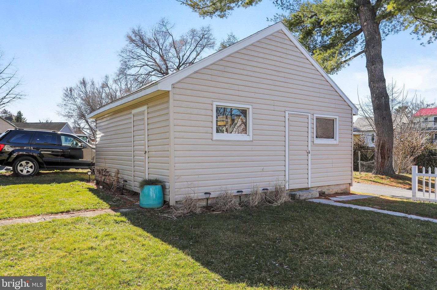 240 College Ave, Chambersburg PA  17201-1206 exterior