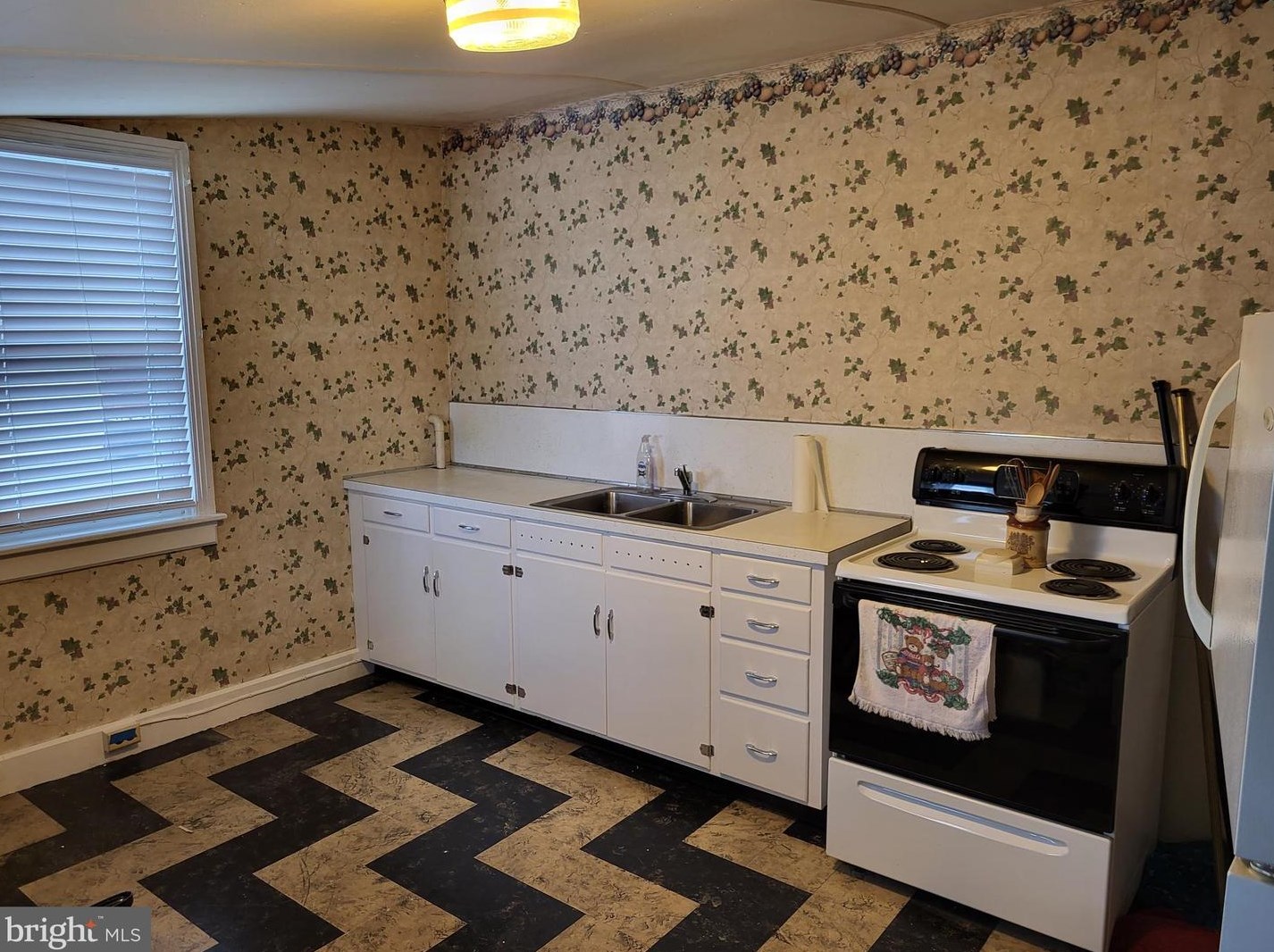 260 Lincoln Way, Chambersburg PA  17201-2234 exterior