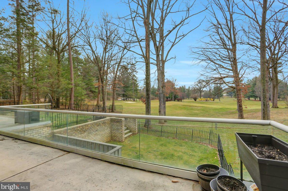 6566 Fairway Dr, Fayetteville PA  17222-9642 exterior