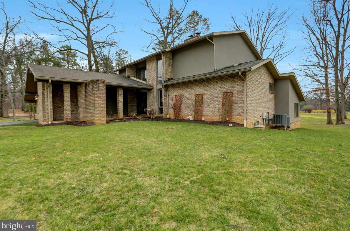 6566 Fairway Dr, Fayetteville PA  17222-9642 exterior