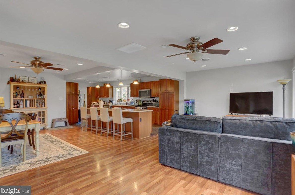 6566 Fairway Dr, Fayetteville PA  17222-9642 exterior