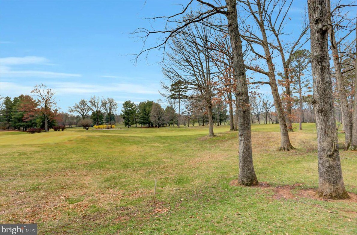 6566 Fairway Dr, Fayetteville PA  17222-9642 exterior