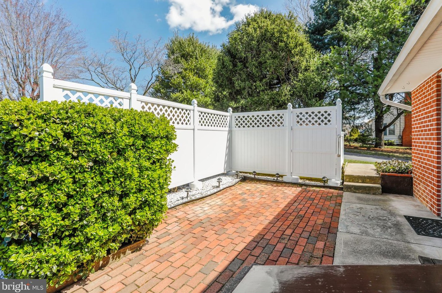 323 Commerce St, Roadside PA  17268-1101 exterior