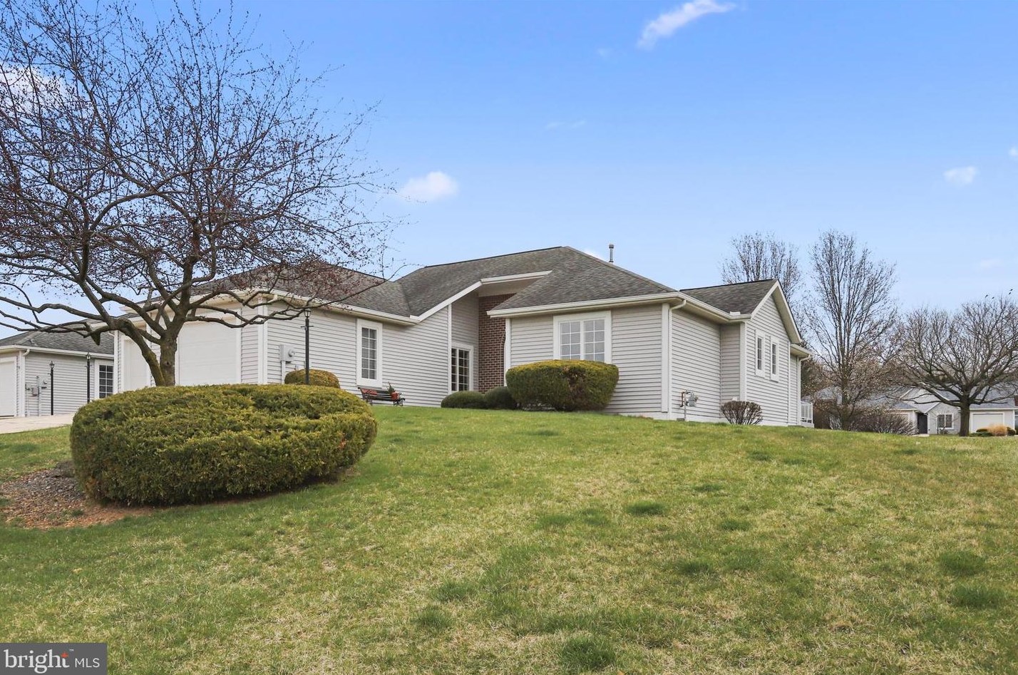 3846 Farmstead Dr, Fayetteville PA  17222-9252 exterior