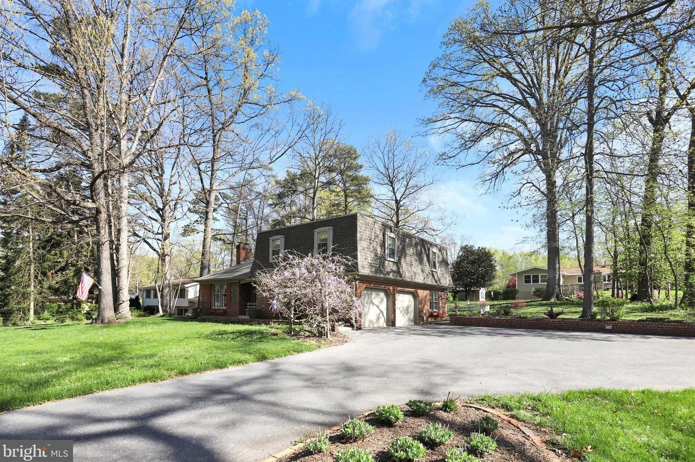 6445 Fairway Dr, Fayetteville PA  17222-9647 exterior