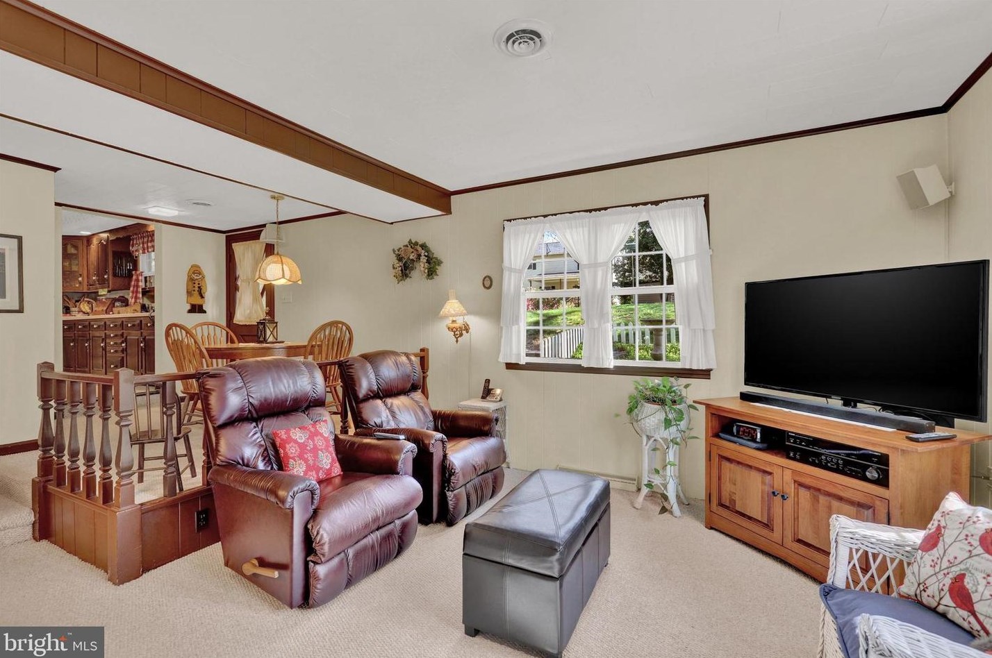 6445 Fairway Dr, Fayetteville PA  17222-9647 exterior