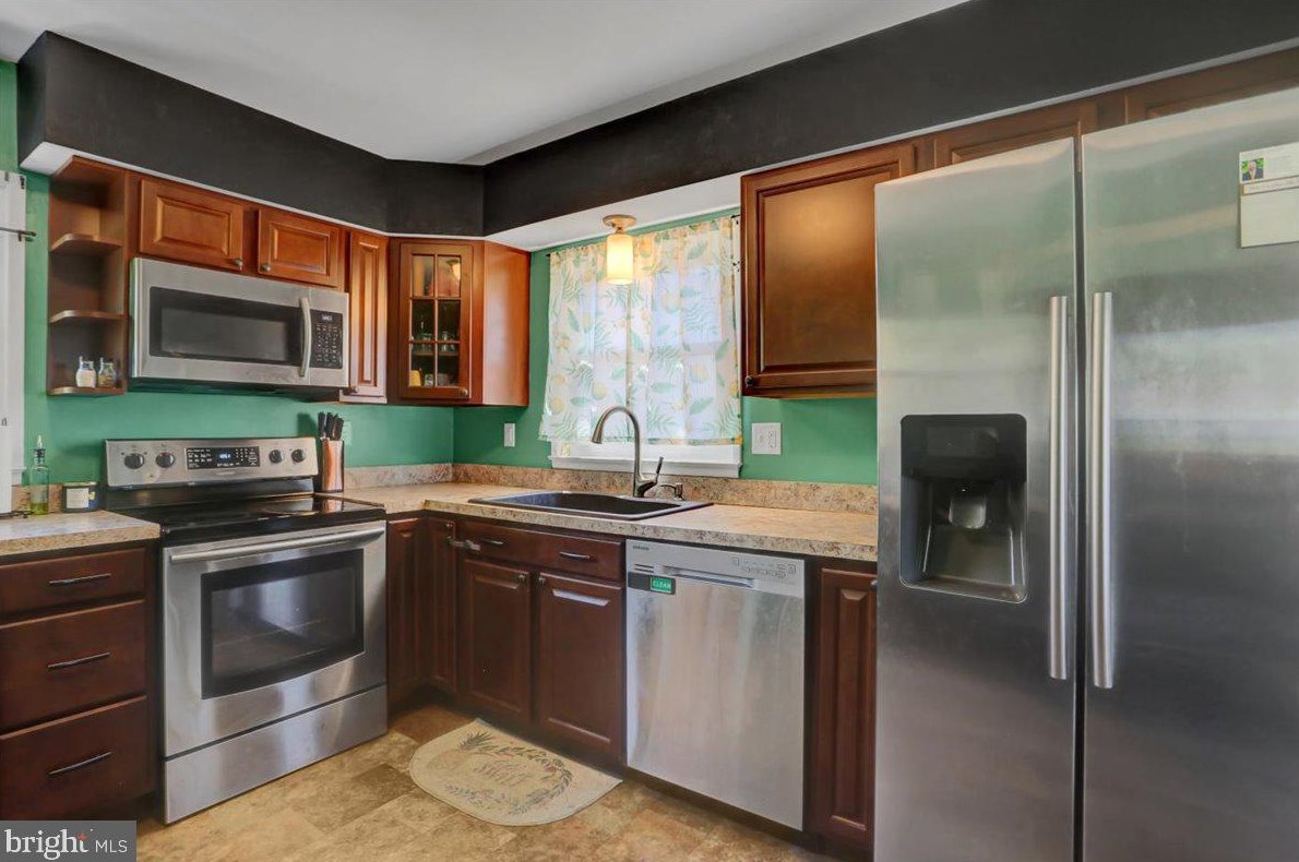 325 9th St, Roadside PA  17268-2125 exterior