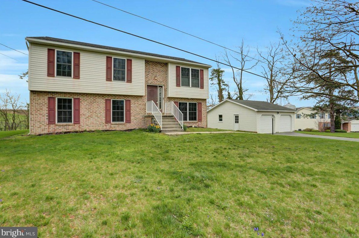 2223 Sollenberger Rd, Chambersburg PA  17202-8004 exterior