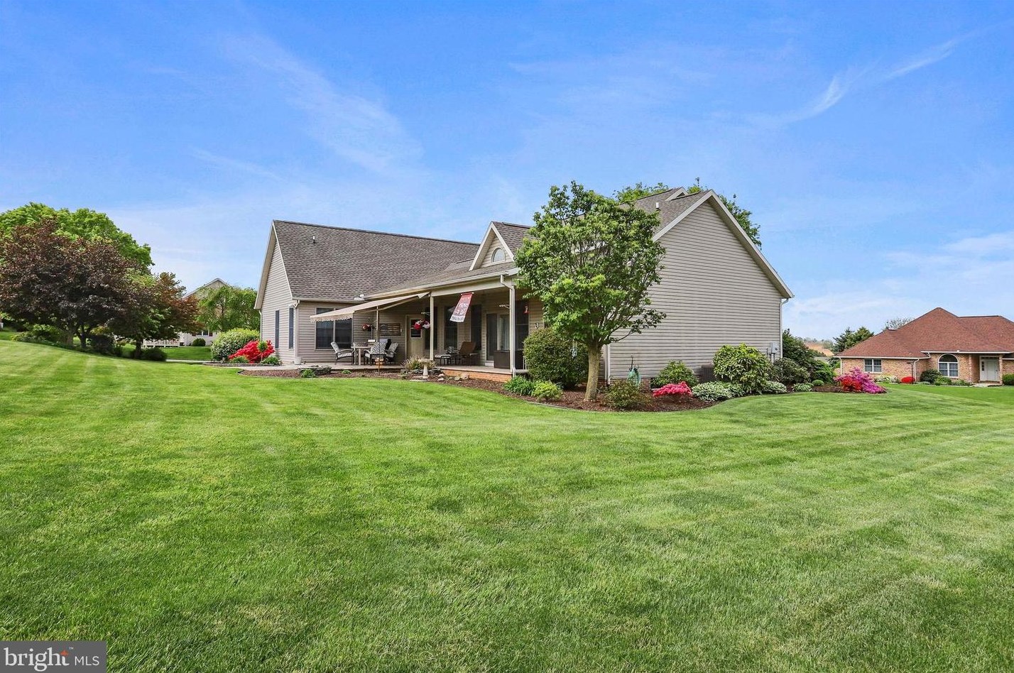 7087 Fairway Dr, Fayetteville PA  17222-9425 exterior