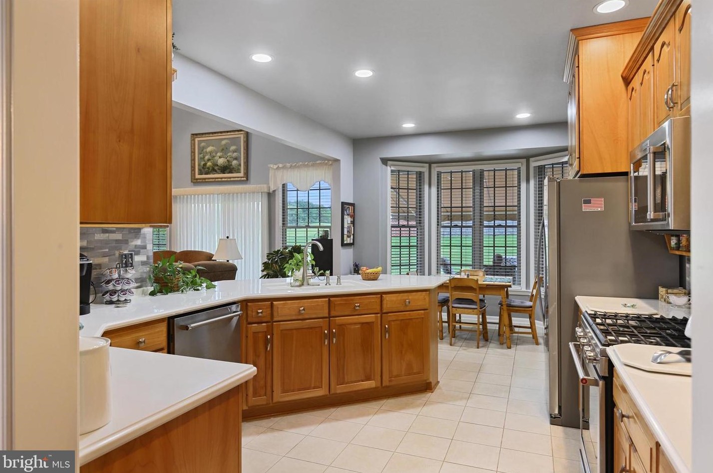 7087 Fairway Dr, Fayetteville PA  17222-9425 exterior