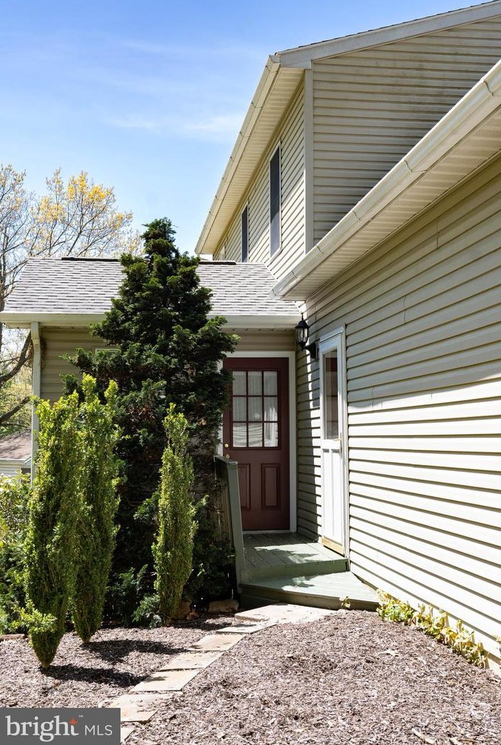 6106 Greenbriar Ln, Fayetteville PA  17222-9676 exterior