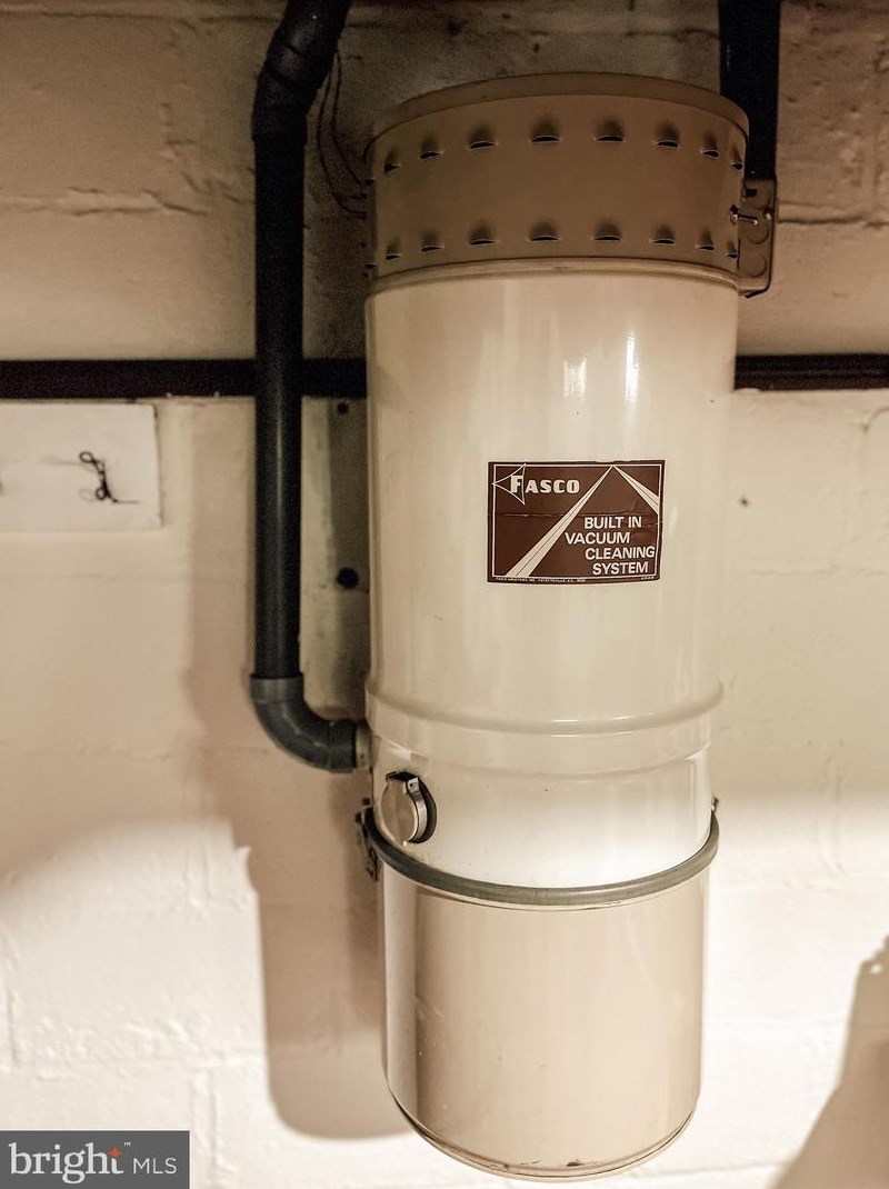 65 Norland Ave, Chambersburg PA  17201-1217 exterior