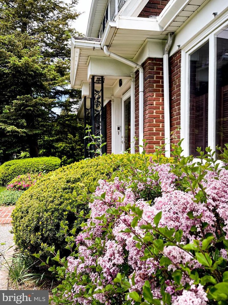 65 Norland Ave, Chambersburg PA  17201-1217 exterior