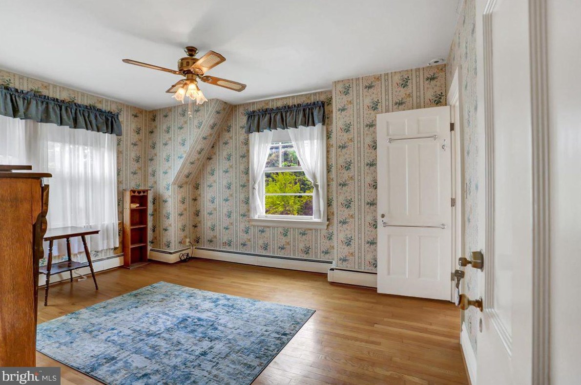 65 Norland Ave, Chambersburg PA  17201-1217 exterior