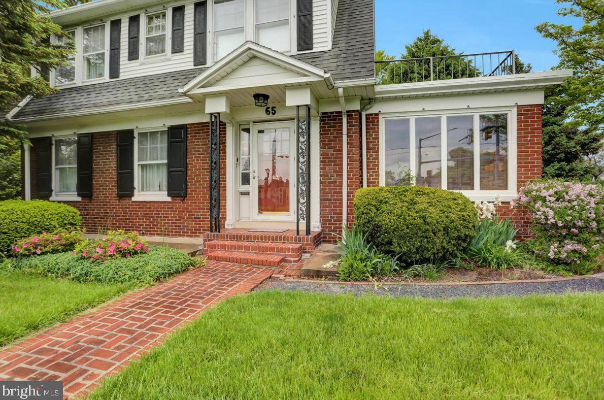 65 Norland Ave, Chambersburg PA  17201-1217 exterior