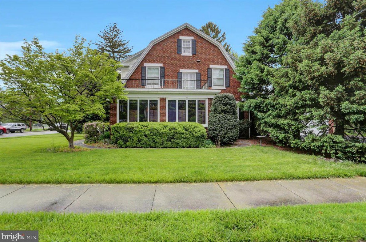 65 Norland Ave, Chambersburg PA  17201-1217 exterior