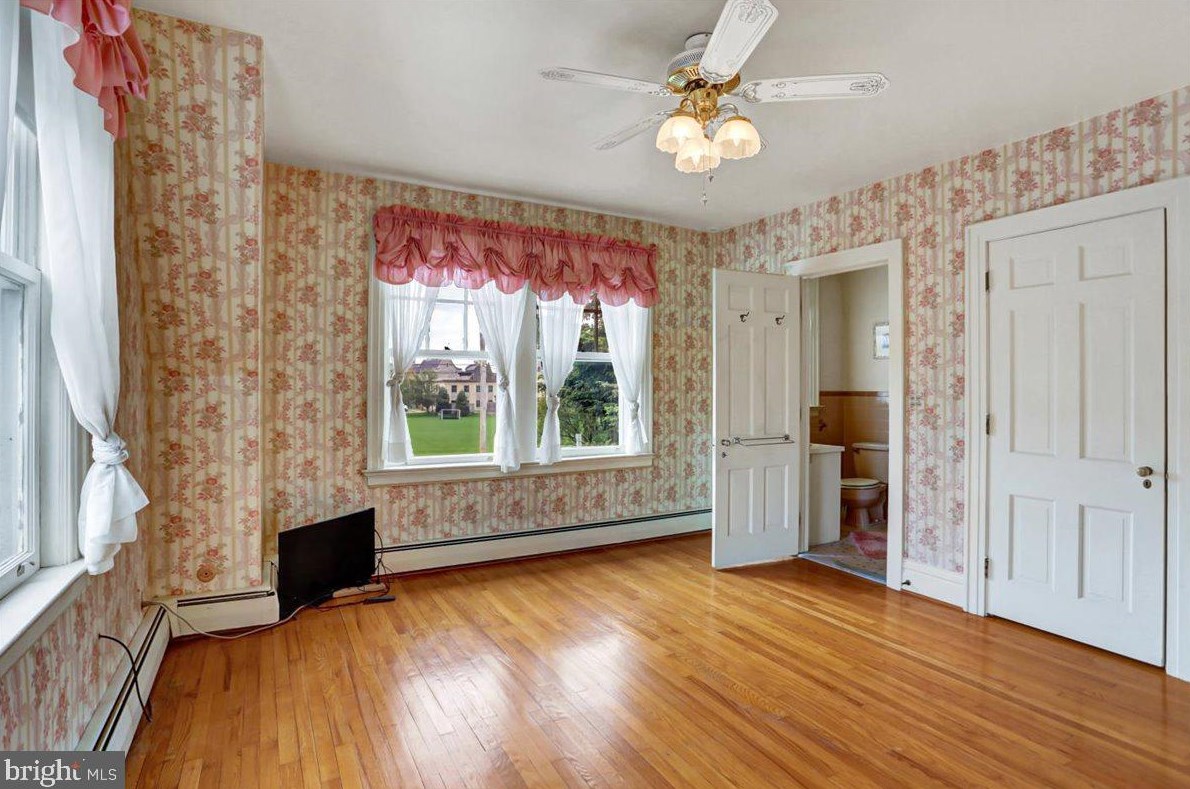 65 Norland Ave, Chambersburg PA  17201-1217 exterior