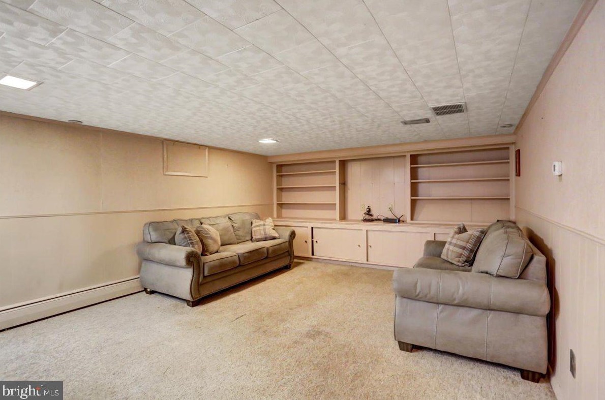 65 Norland Ave, Chambersburg PA  17201-1217 exterior