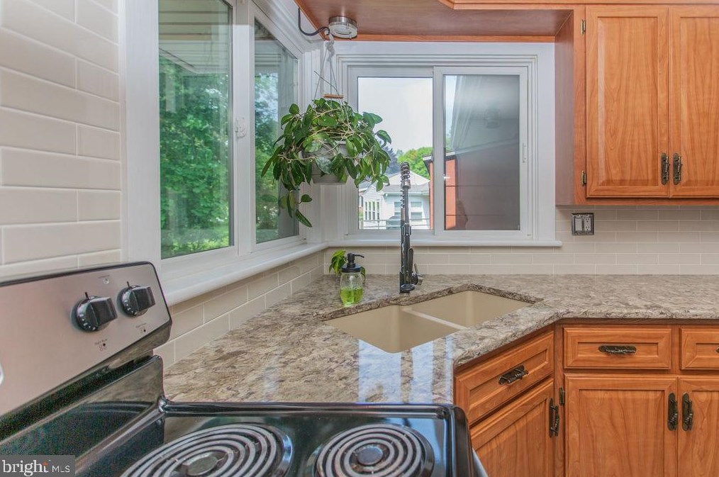 764 Floral Ave, Chambersburg PA  17201-2726 exterior