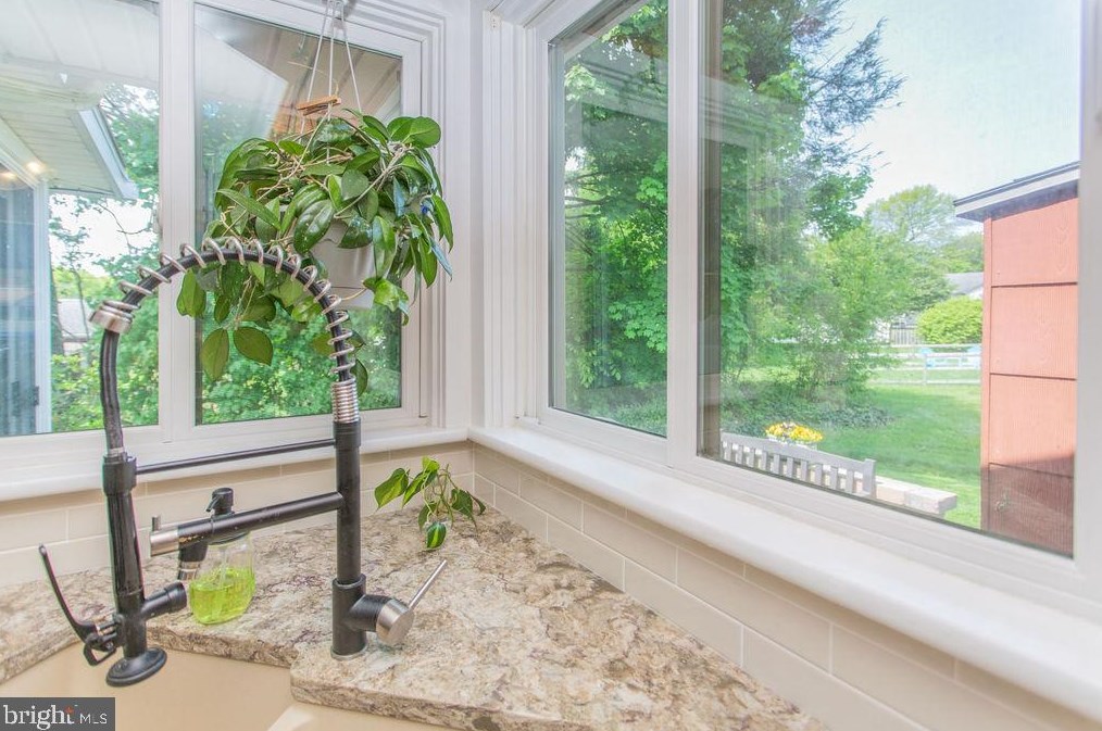 764 Floral Ave, Chambersburg PA  17201-2726 exterior