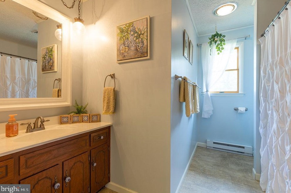 15 Jackson Dr, Chambersburg PA  17201-8962 exterior