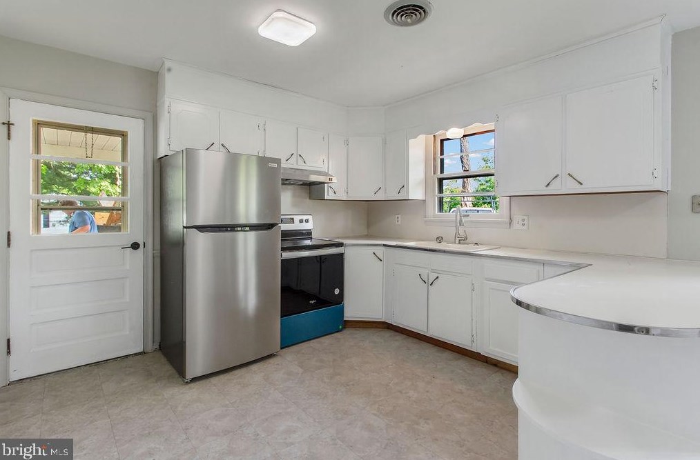 2796 Johnson Dr, Chambersburg PA  17201-8791 exterior