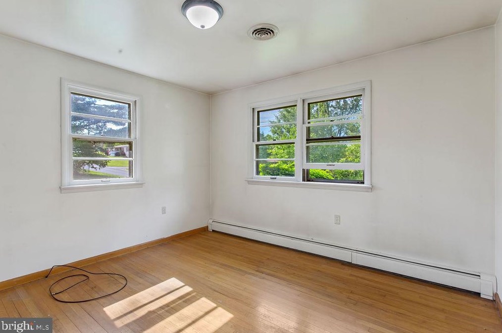 2796 Johnson Dr, Chambersburg PA  17201-8791 exterior