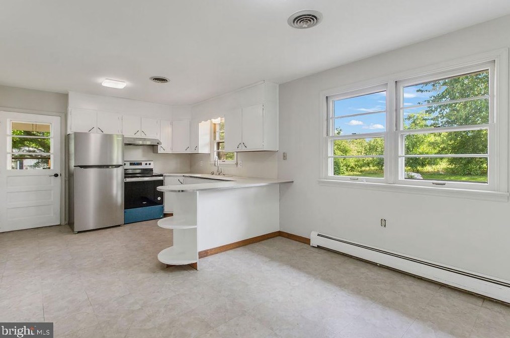 2796 Johnson Dr, Chambersburg PA  17201-8791 exterior