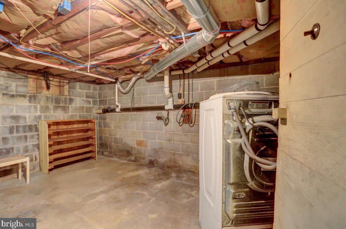 198 Falling Spring Rd, Chambersburg PA  17202-9001 exterior