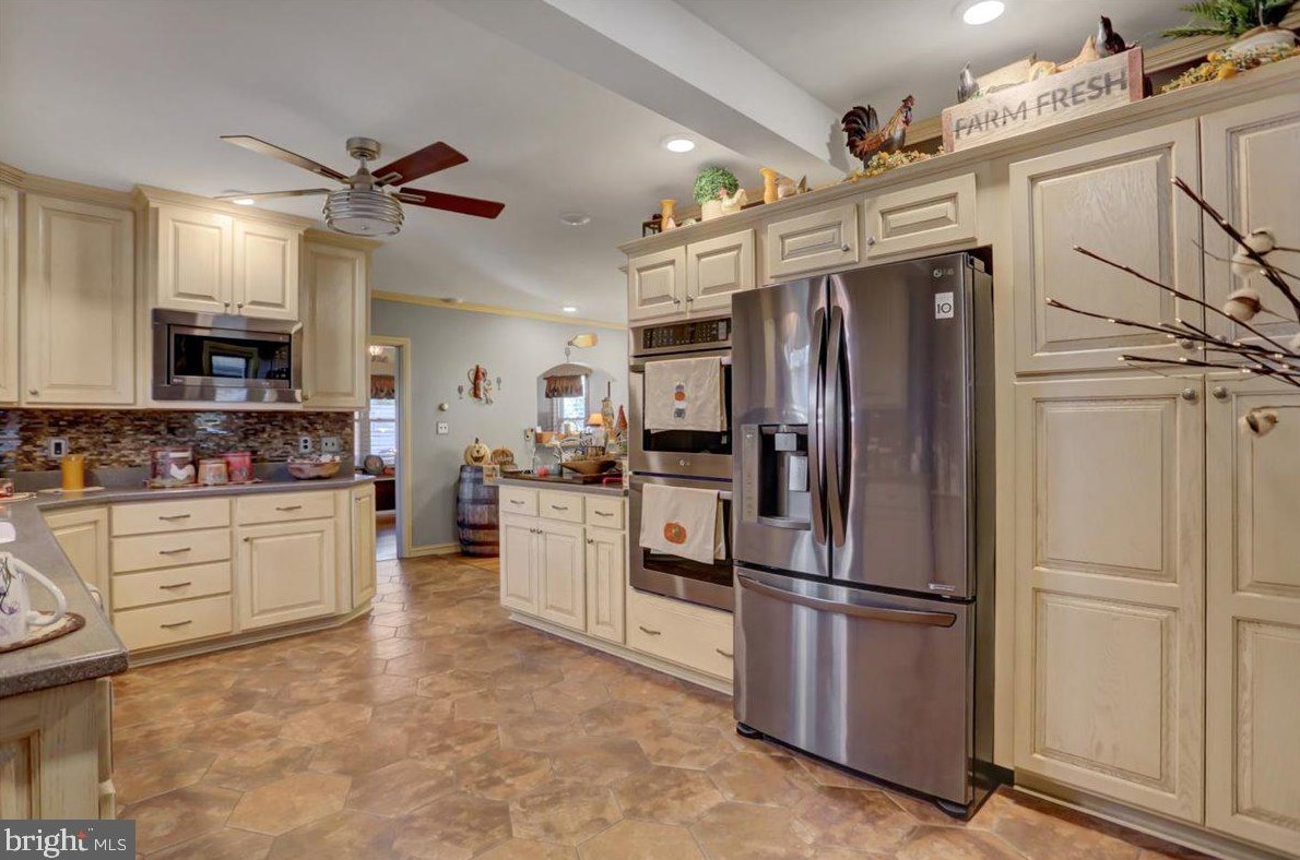 198 Falling Spring Rd, Chambersburg PA  17202-9001 exterior