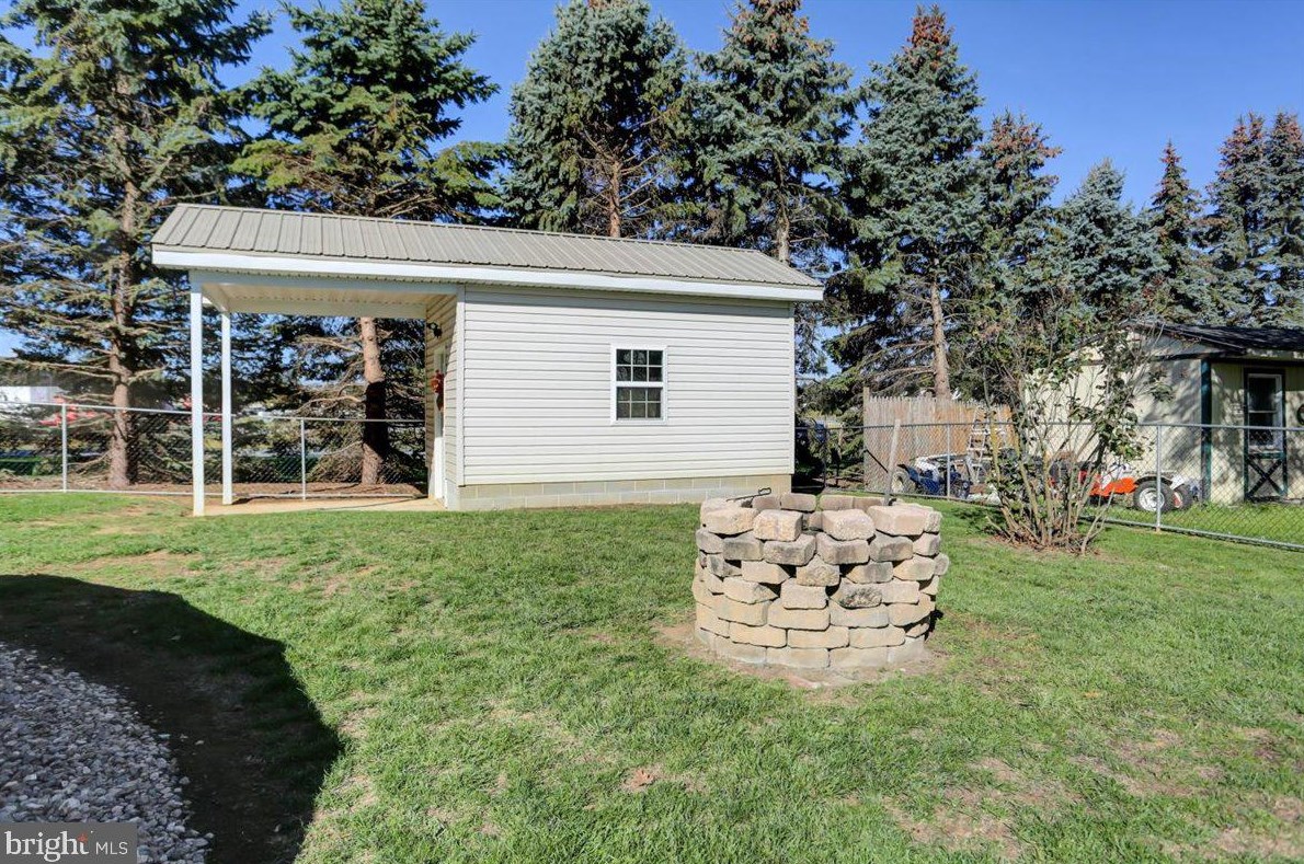 198 Falling Spring Rd, Chambersburg PA  17202-9001 exterior