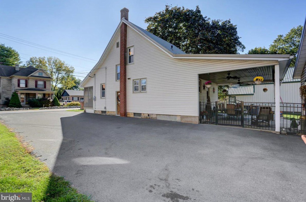 198 Falling Spring Rd, Chambersburg PA  17202-9001 exterior